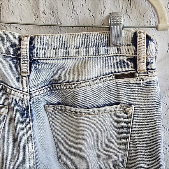 Kancan High Rise Straight Light Wash Distressed Jeans KC8667L Size 5/26 - Picture 7 of 13